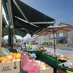 Lucy's Lodge- Stylish On Vibrant Bishy Road With Free Parking Apartment